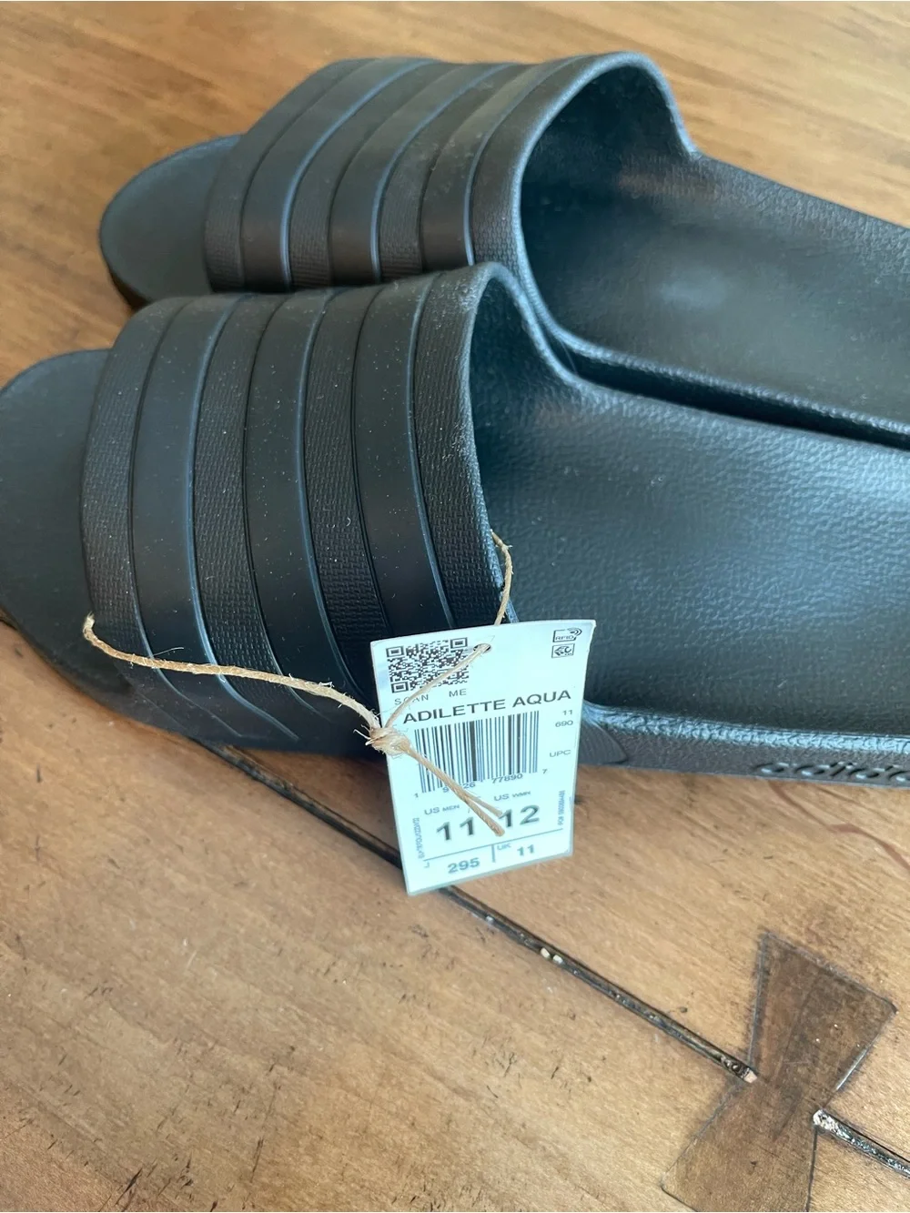 adidas classic black